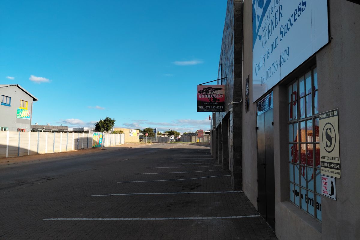 High-Value Industrial Property in a Prime Commercial Location - Photo 4