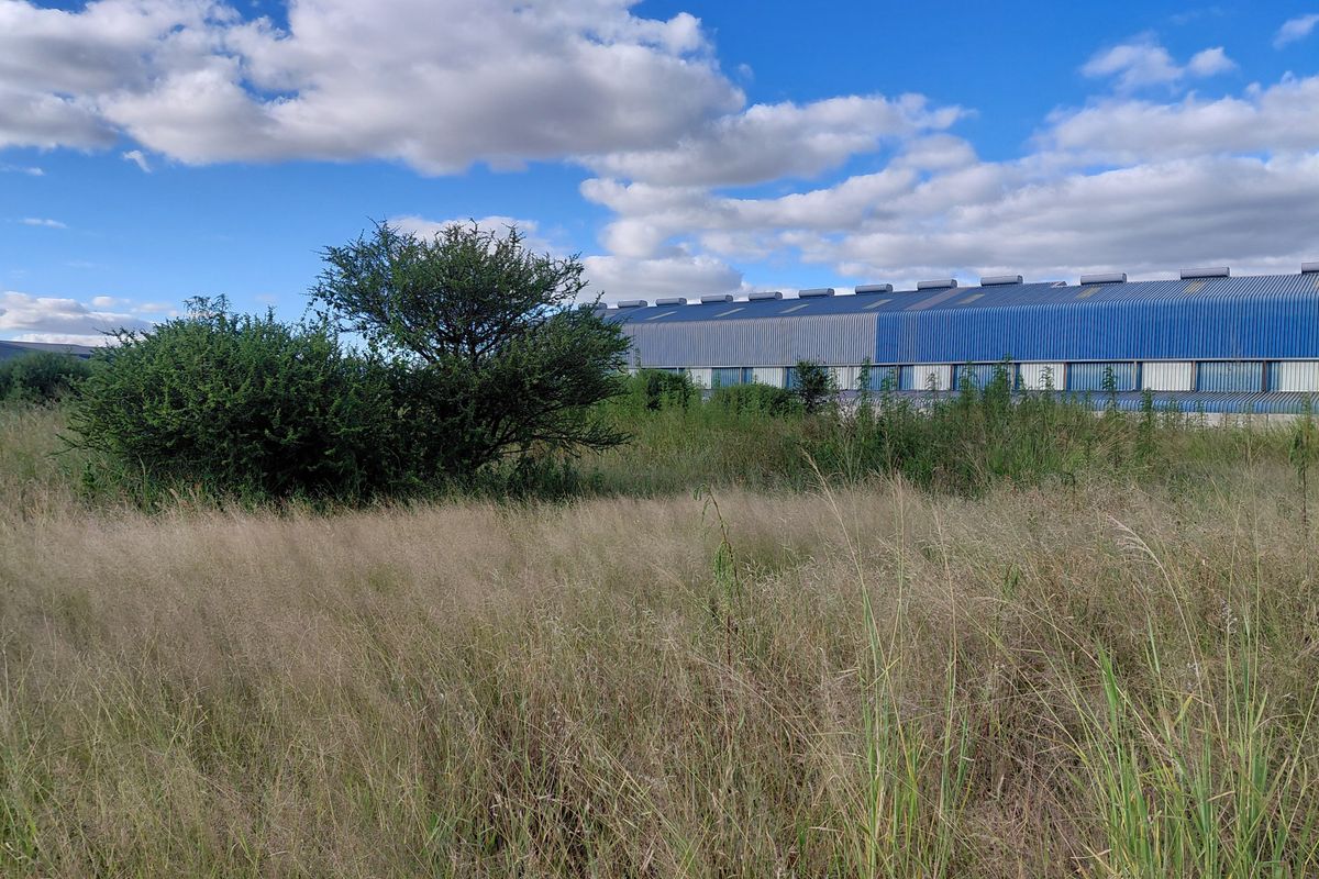 Prime Vacant Industrial Land – Investment Opportunity - Photo 4