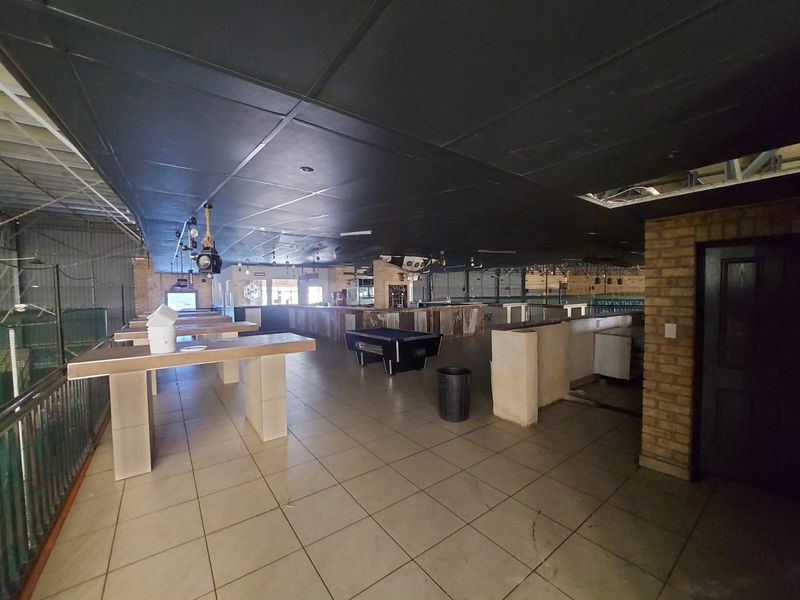 MODERN WAREHOUSE TO LET IN SECURE INDUSTRIAL PARK - Photo 7