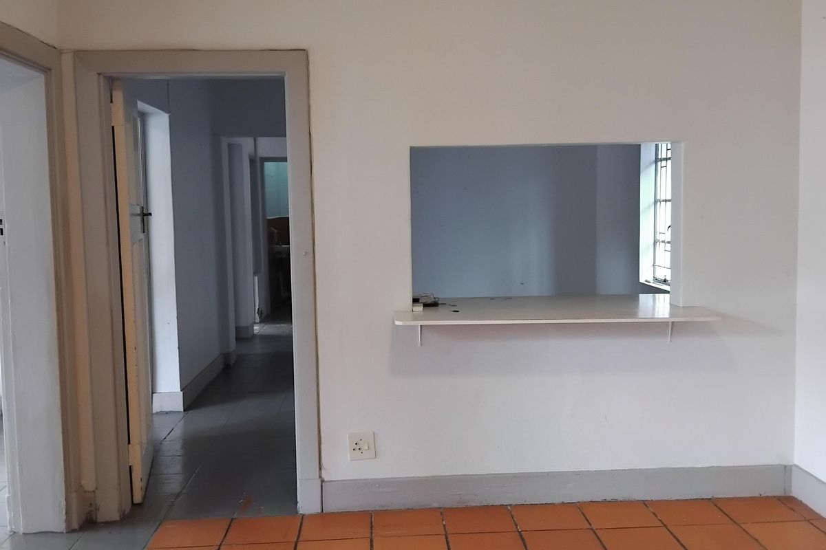 Commercial space To Let - Photo 2