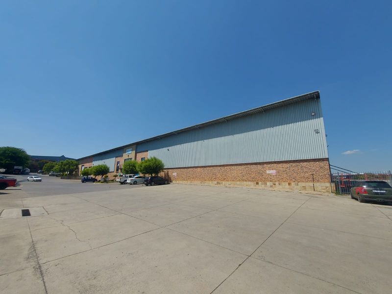INDUSTRIAL WAREHOUSE FOR SALE IN SECURE PARK - NORTH RIDING - Photo 2