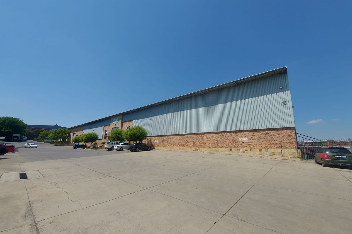 INDUSTRIAL WAREHOUSE FOR SALE IN SECURE PARK - NORTH RIDING - Photo 2