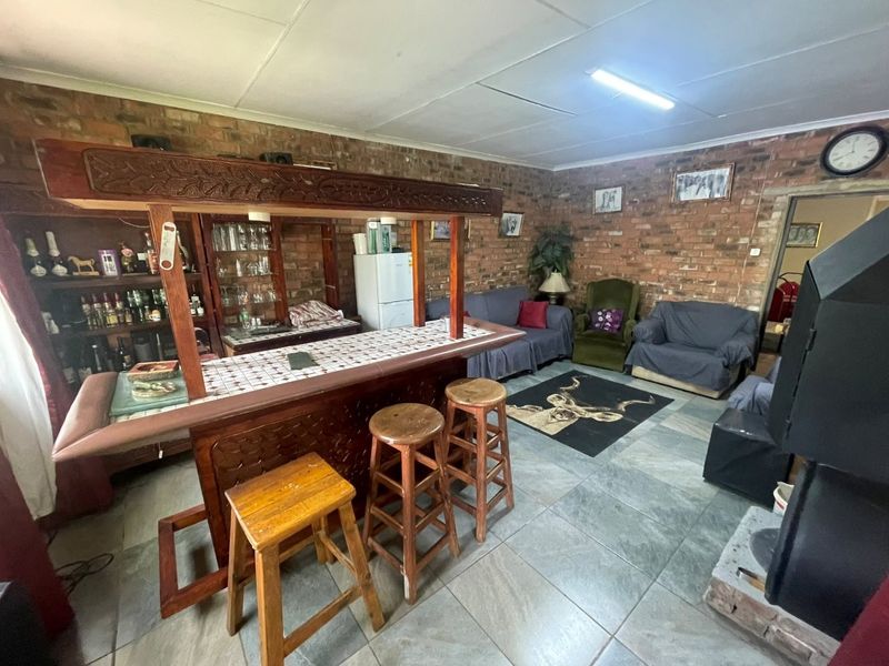 Prime Vaal Riverfront Smallholding | 2.5ha with 80m River Frontage & Piggery. - Photo 6