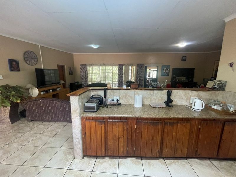 Prime Vaal Riverfront Smallholding | 2.5ha with 80m River Frontage & Piggery. - Photo 9