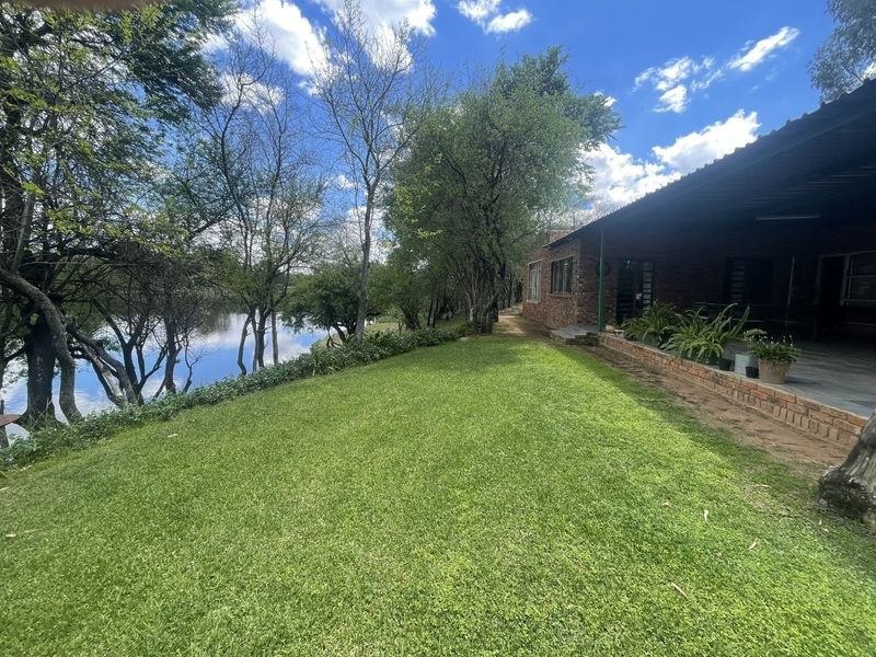 Prime Vaal Riverfront Smallholding | 2.5ha with 80m River Frontage & Piggery. - Photo 4