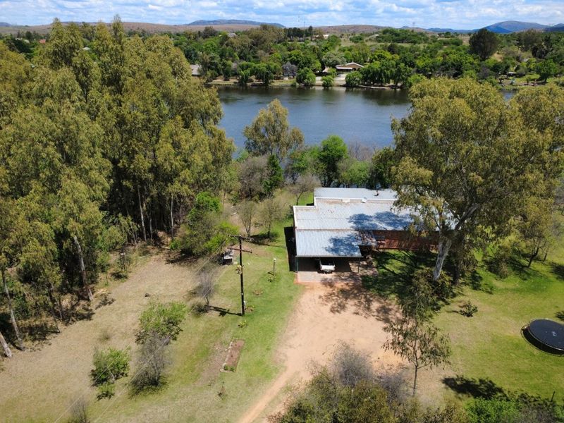 Prime Vaal Riverfront Smallholding | 2.5ha with 80m River Frontage & Piggery. - Photo 3