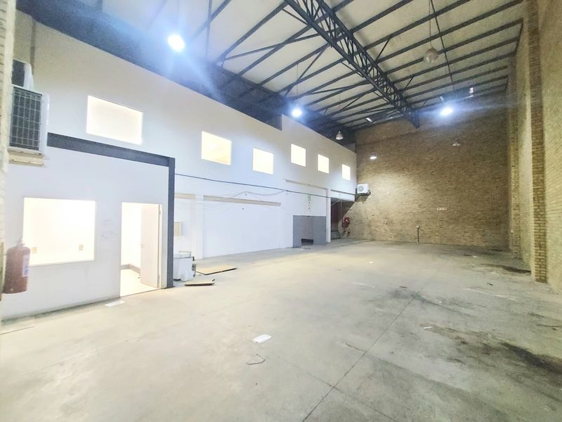 SHOWROOM & WAREHOUSE FOR SALE IN SOUTH AFTER INDUSTRIAL PARK - NORTH RIDING - Photo 7