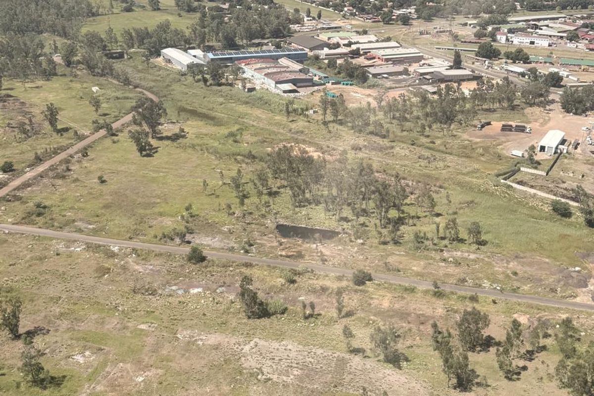 Industrial site bordering Newcastle Central - Photo 5