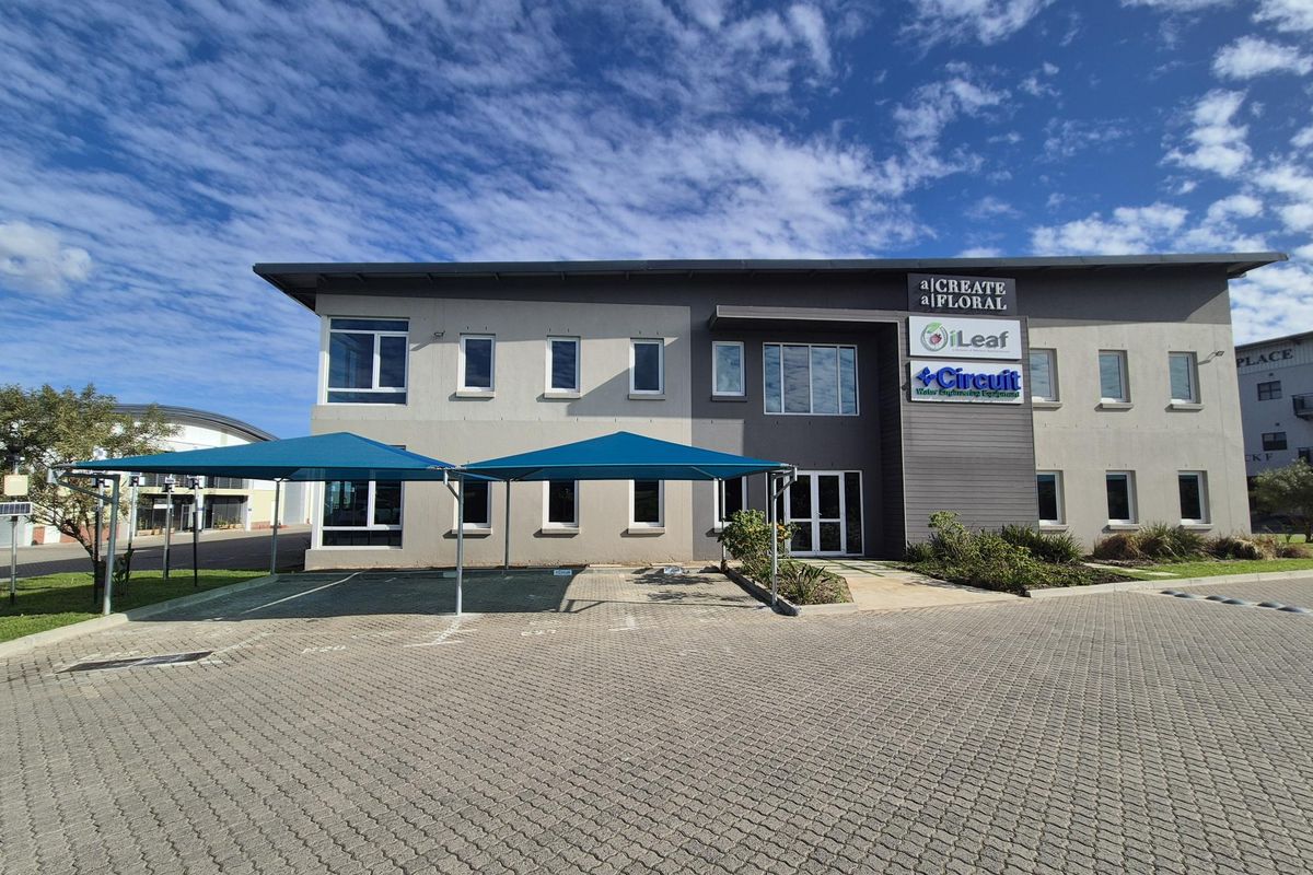 COMMERCIAL OFFICE TO LET - THE GROVE BUSINESS PARK - Photo 2