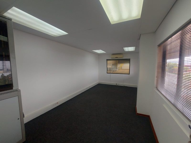 IMMACULATE & VERSATILE WAREHOUSE FOR SALE - NORTHLANDS BUSINESS PARK - NORTH RIDING - Photo 7