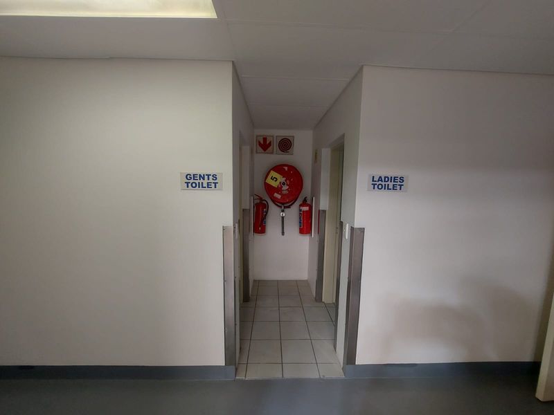 IMMACULATE & VERSATILE WAREHOUSE FOR SALE - NORTHLANDS BUSINESS PARK - NORTH RIDING - Photo 8