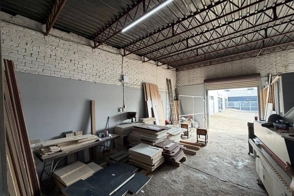 Commercial Workshop Space to Rent in Meyerton - Photo 3