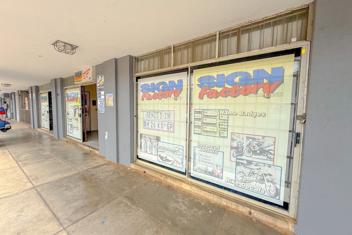 200 Square Meter, Ground Floor Unit For Rent - Photo 3