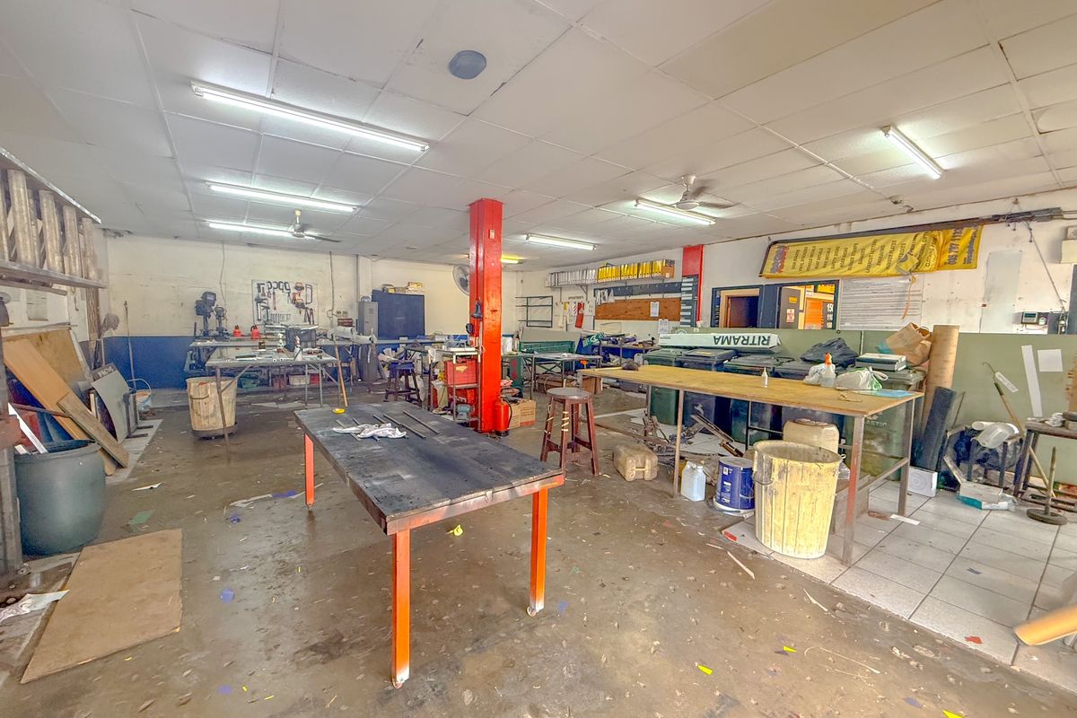 200 Square Meter, Ground Floor Unit For Rent - Photo 5