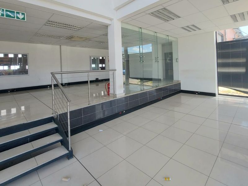 IMMACULATE WAREHOUSE/SHOWROOM FOR SALE - RANDBURG - Photo 3