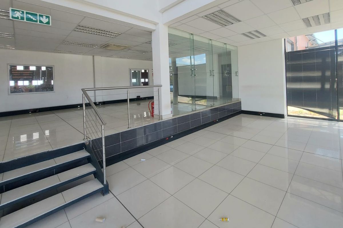 IMMACULATE WAREHOUSE/SHOWROOM FOR SALE - RANDBURG - Photo 3