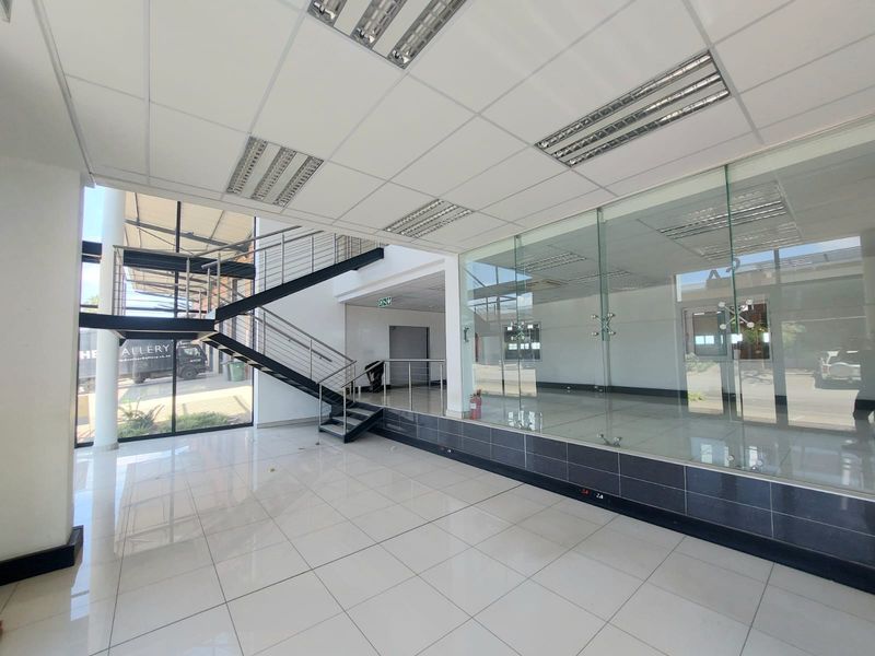 IMMACULATE WAREHOUSE/SHOWROOM FOR SALE - RANDBURG - Photo 2