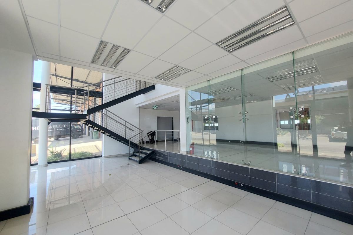 IMMACULATE WAREHOUSE/SHOWROOM FOR SALE - RANDBURG - Photo 2