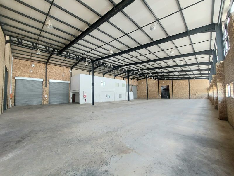 IMMACULATE WAREHOUSE/SHOWROOM FOR SALE - RANDBURG - Photo 9