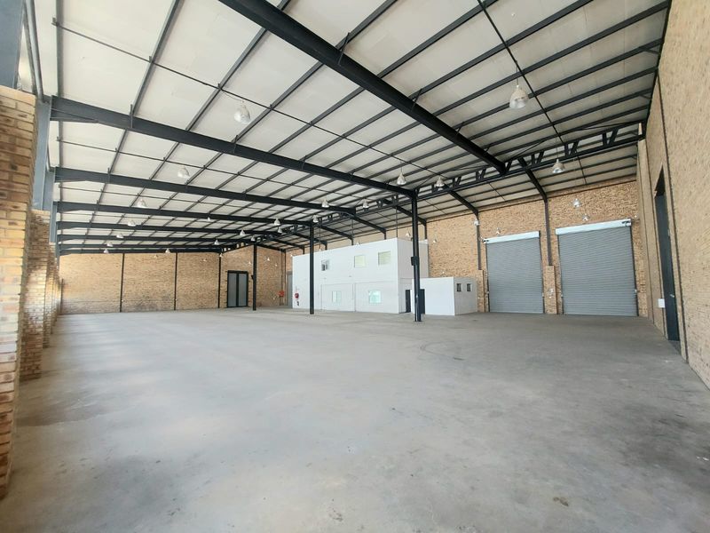 IMMACULATE WAREHOUSE/SHOWROOM FOR SALE - RANDBURG - Photo 8