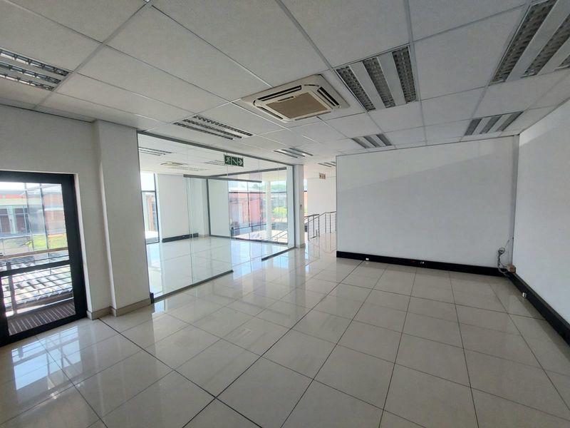 IMMACULATE WAREHOUSE/SHOWROOM FOR SALE - RANDBURG - Photo 6