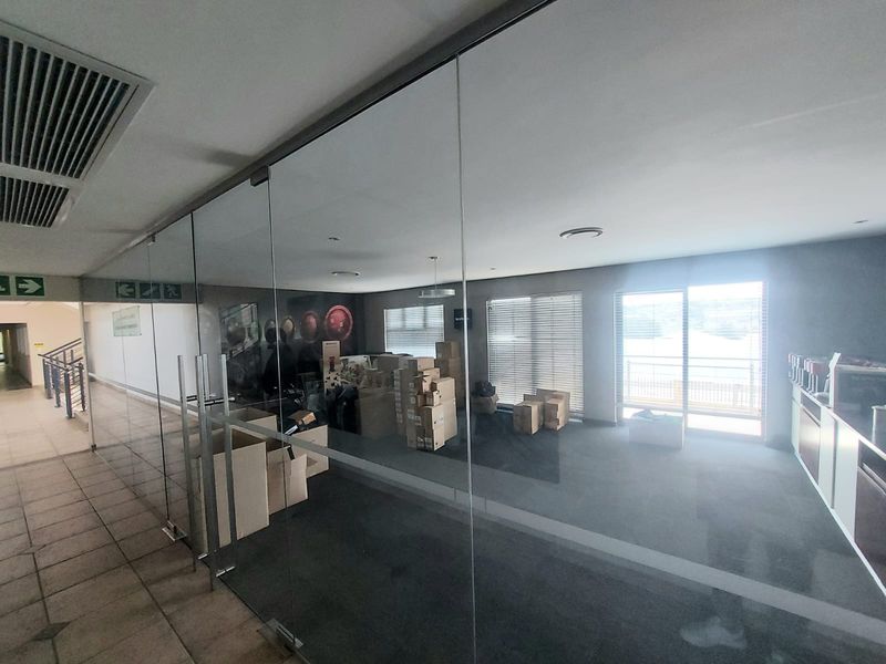 LARGE HIGHWAY FRONTAGE INDUSTRIAL MODERN WAREHOUSE 3 PHASE POWER - Photo 9