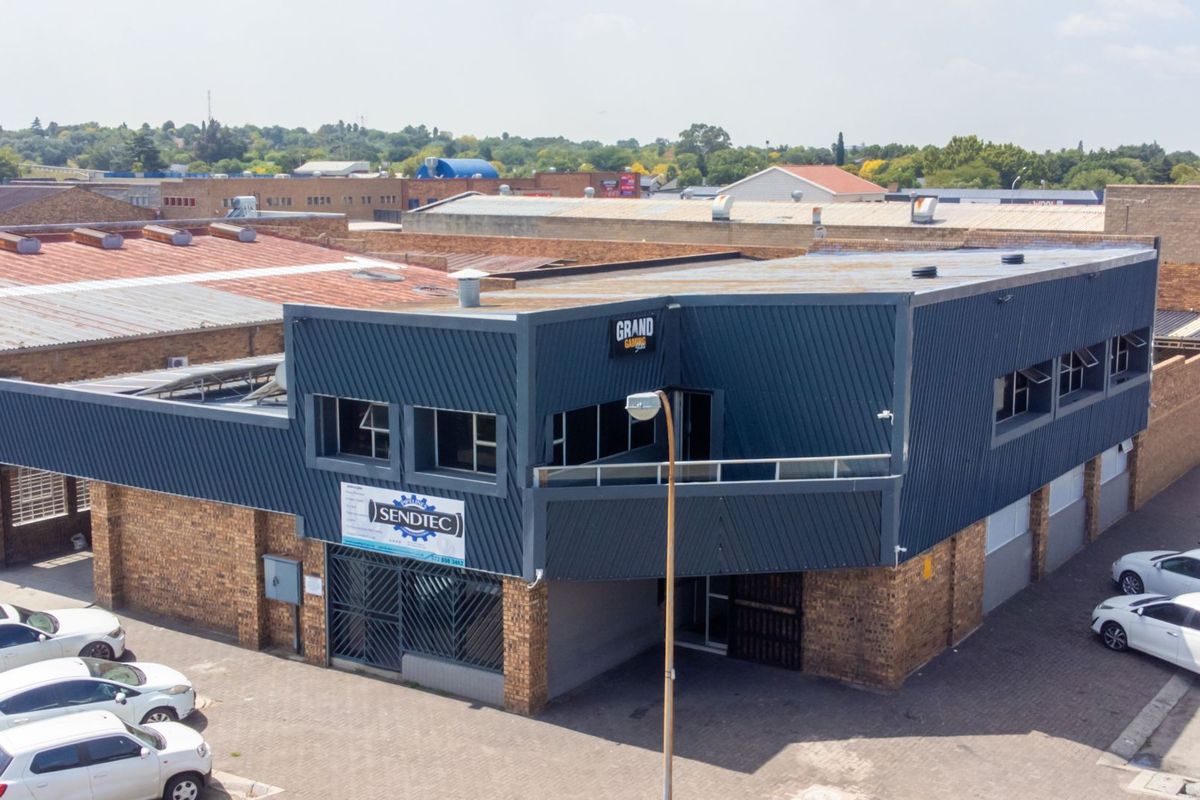 Commercial property for sale Secunda - Photo 2