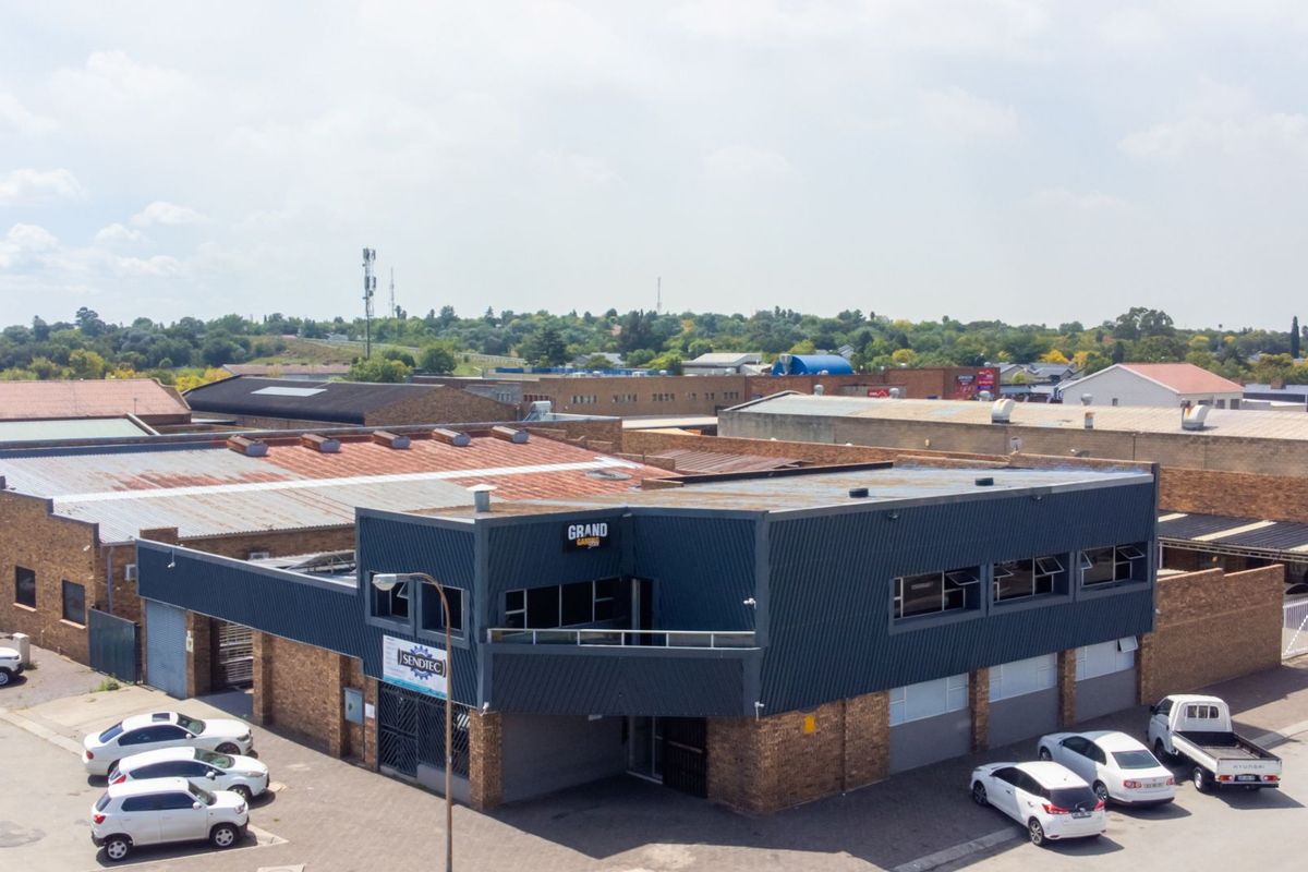 Commercial property for sale Secunda - Photo 2