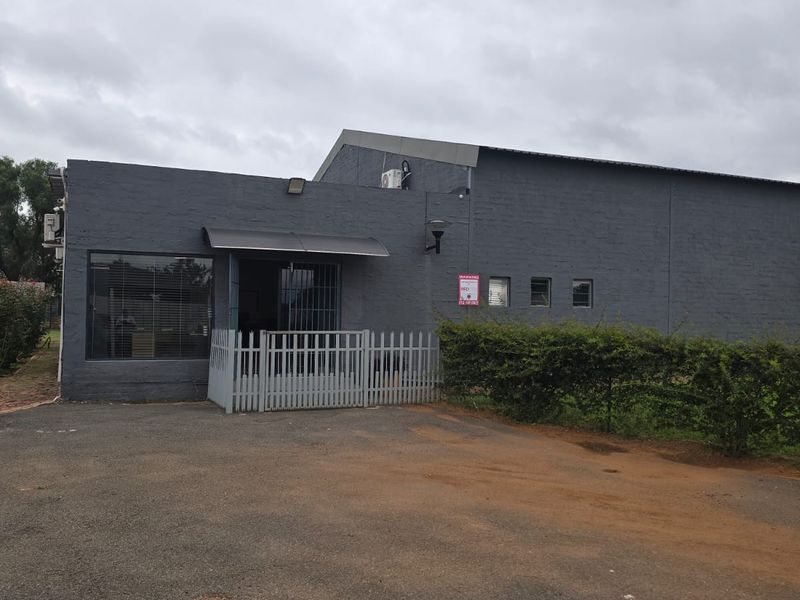 Exceptional Smallholding with Industrial Facility in Henley on Klip – Endless Potential. - Photo 4