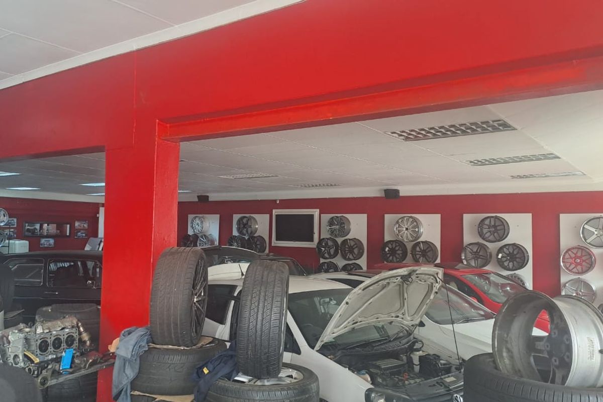 Affordable shop in Benoni  Central with a lot of potential (580m2) - Photo 4