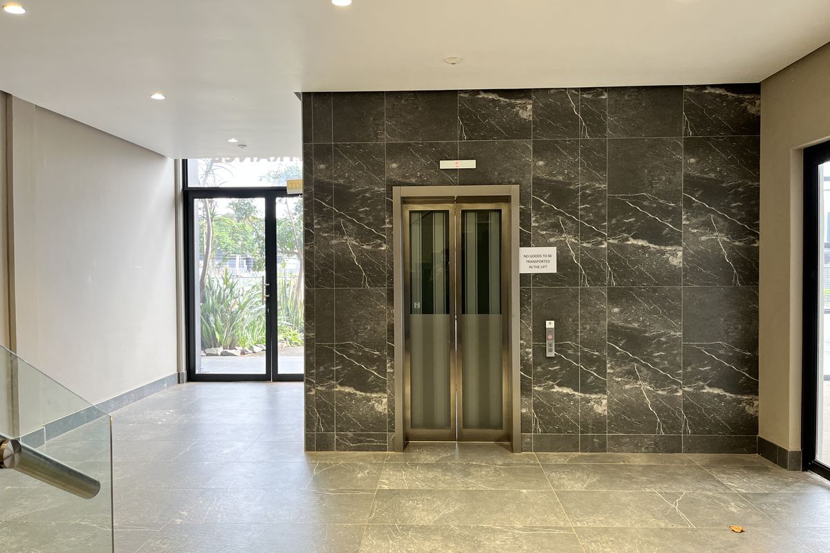 Modern Open Plan Office or Showroom Space To Let | Prime Ballito Location - Photo 4