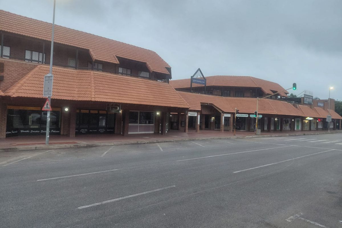 Prime CBD Retail Investment Anchored by National Tenants - Photo 5