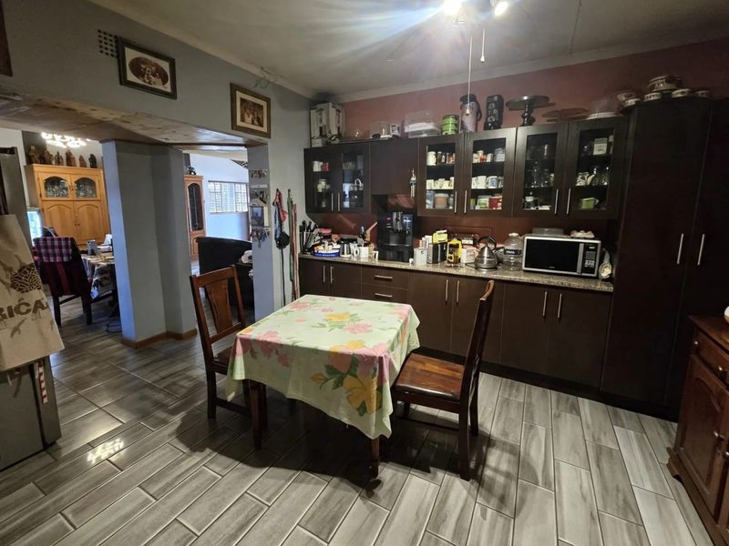 A Business & Investment Opportunity in Buyscelia AH, Meyerton. - Photo 3