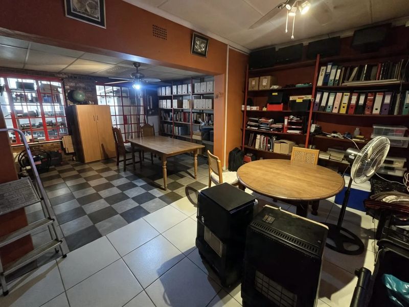 A Business & Investment Opportunity in Buyscelia AH, Meyerton. - Photo 2