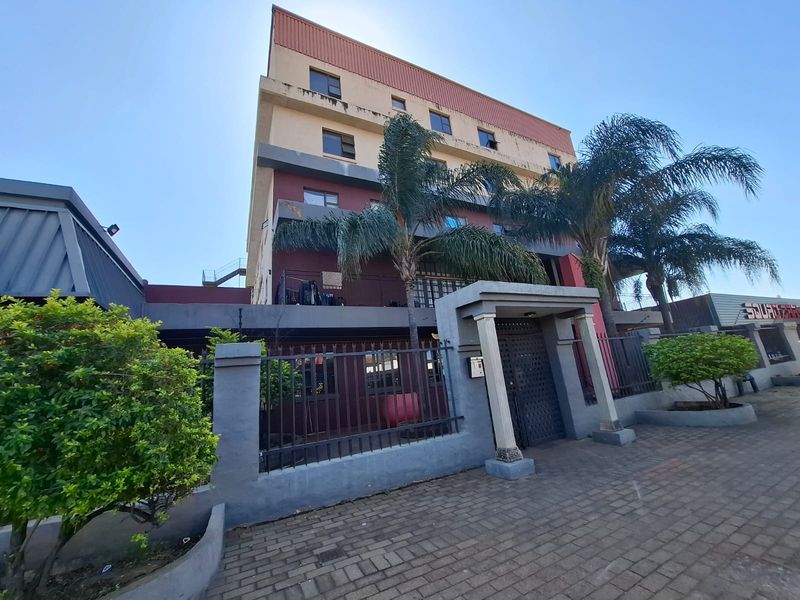 Multi-Unit Accommodation Property - Photo 2