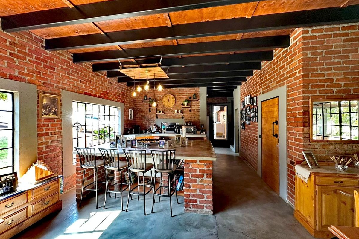 “Your own piece of Bushveld Paradise” - Photo 2