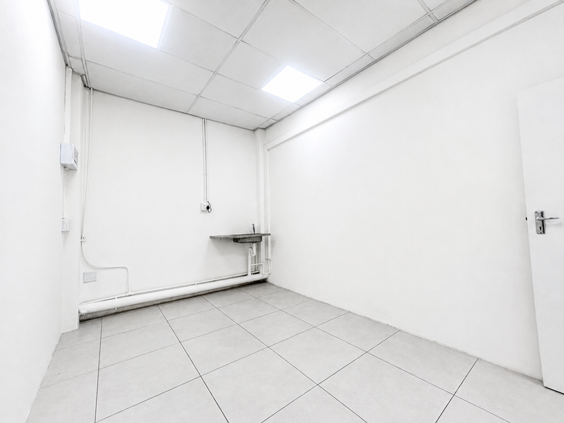 Retail Space To Let at Sandy Centre - Photo 10