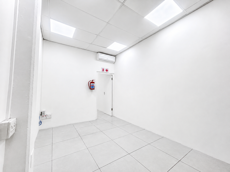 Retail Space To Let at Sandy Centre - Photo 6