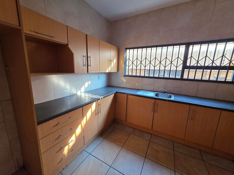 Warehouse Rental Monthly In Sasolburg - Photo 4