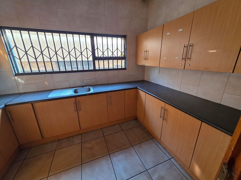 Warehouse Rental Monthly In Sasolburg - Photo 5