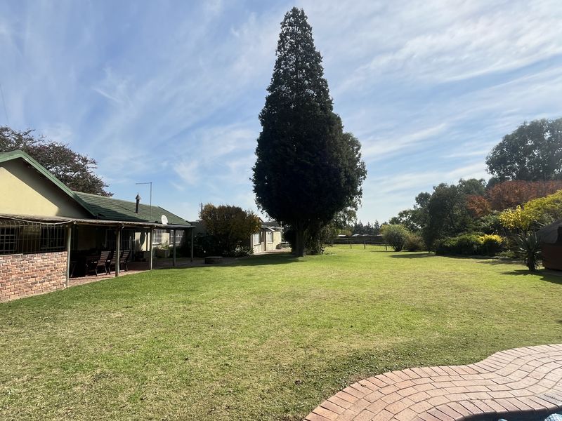 versatile Industrial 2 property with a residential component - Photo 9