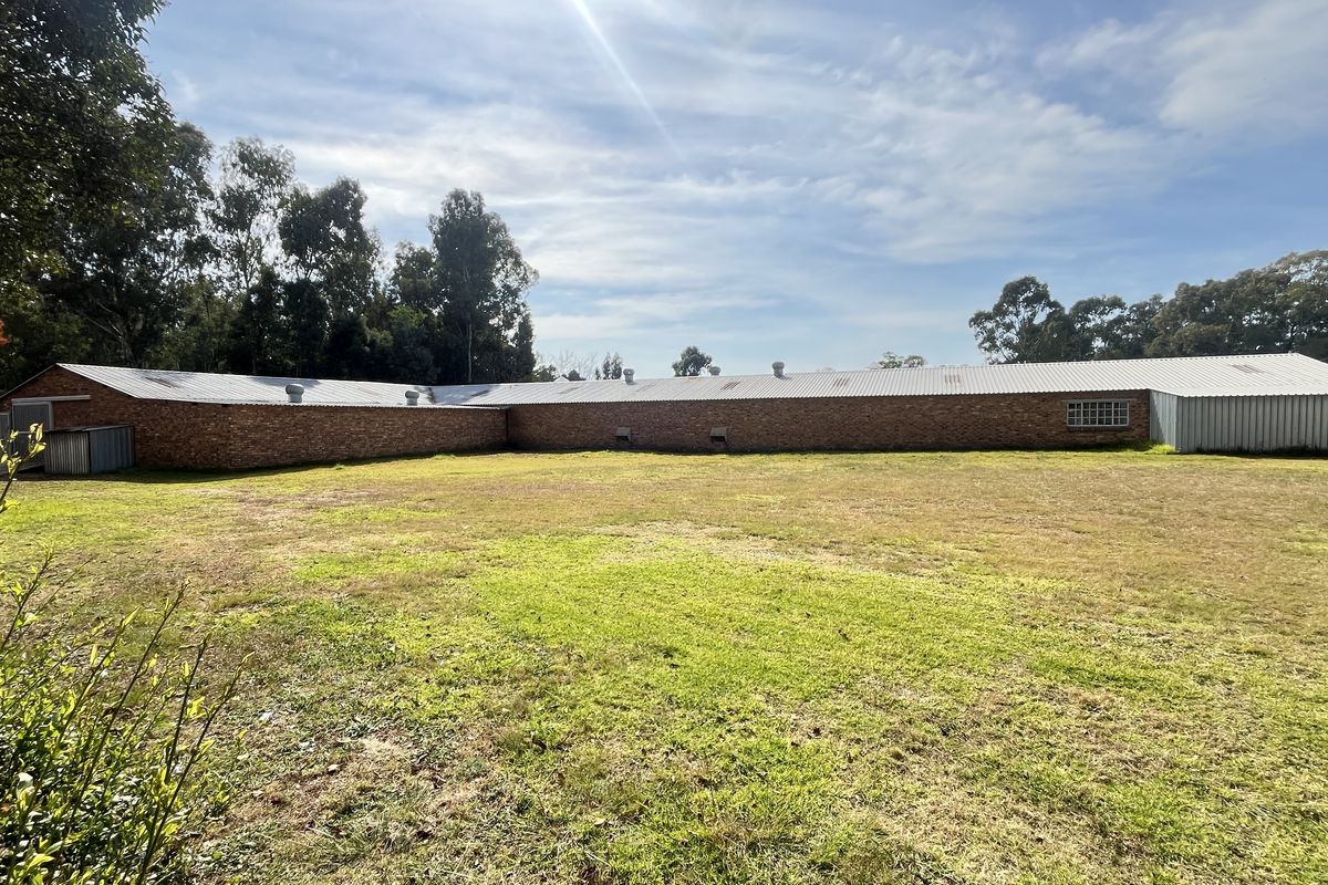 versatile Industrial 2 property with a residential component - Photo 5
