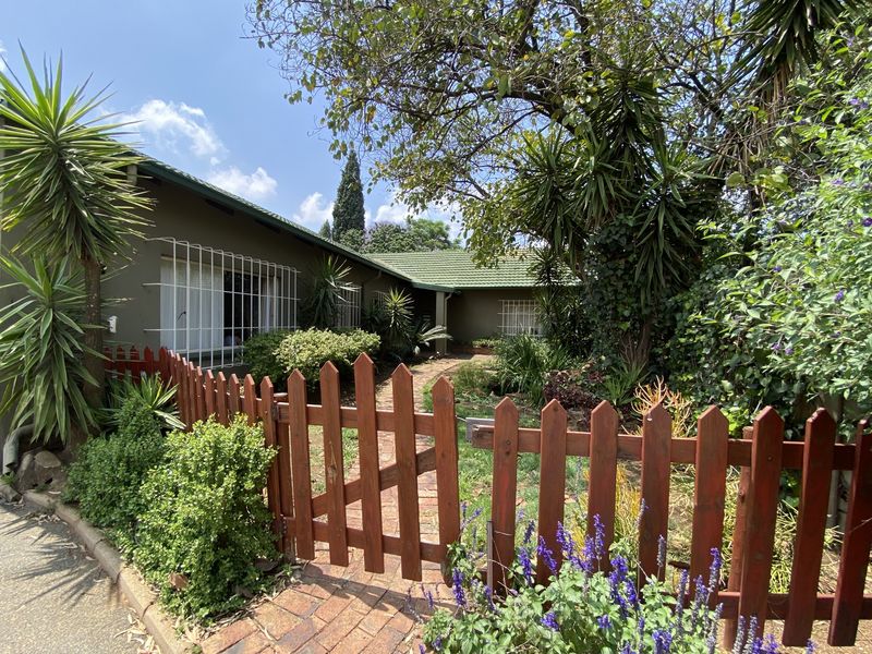 versatile Industrial 2 property with a residential component - Photo 3