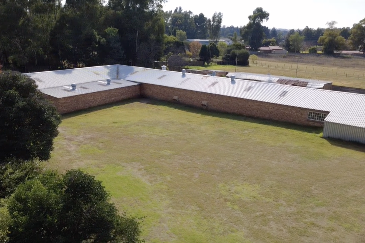 versatile Industrial 2 property with a residential component - Photo 4