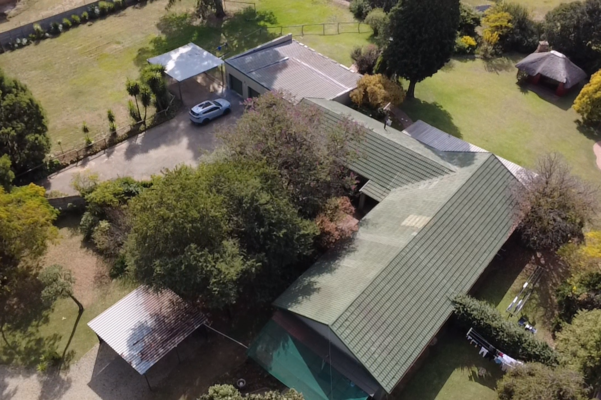 versatile Industrial 2 property with a residential component - Photo 2