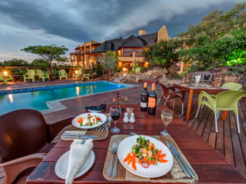 Established 11.87ha Hospitality Estate | 1,100m2 Luxury Lodge | 16 Guest Suites | Wedding & Conferen - Photo 1