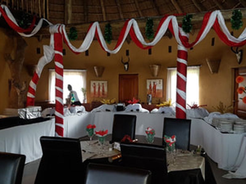 Established 11.87ha Hospitality Estate | 1,100m2 Luxury Lodge | 16 Guest Suites | Wedding & Conferen - Photo 8