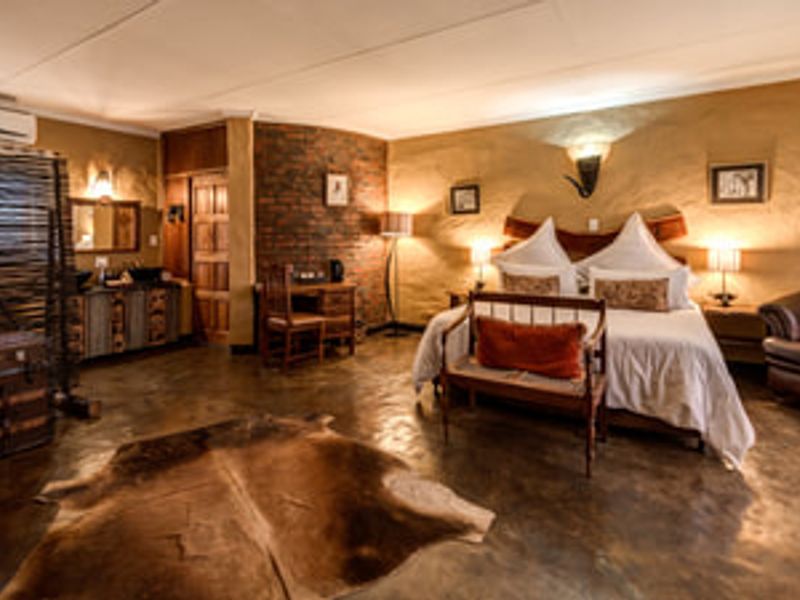 Established 11.87ha Hospitality Estate | 1,100m2 Luxury Lodge | 16 Guest Suites | Wedding & Conferen - Photo 4