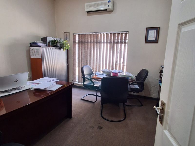 Prime Commercial Property for Sale in the Heart of Vereeniging. - Photo 5