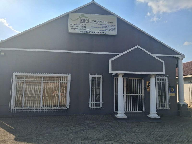 Prime Commercial Property for Sale in the Heart of Vereeniging. - Photo 3